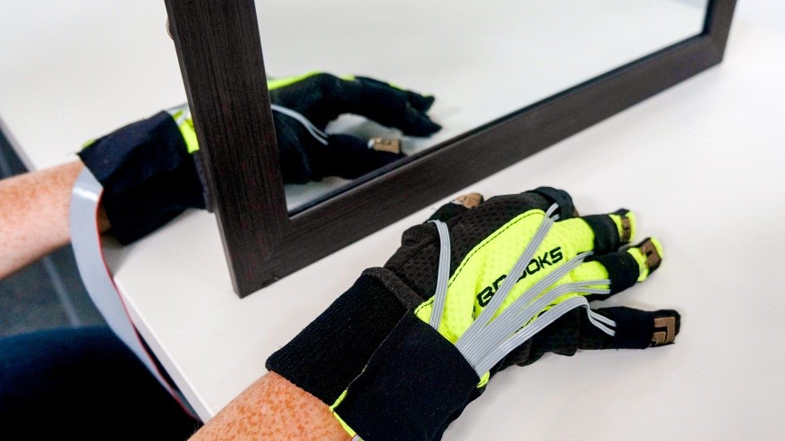 Haptic Mirror Therapy Glove